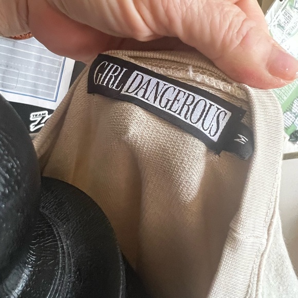 Free people - Girl Dangerous-Yosemite Graphic Beige Crop Top - Picture 2 of 4